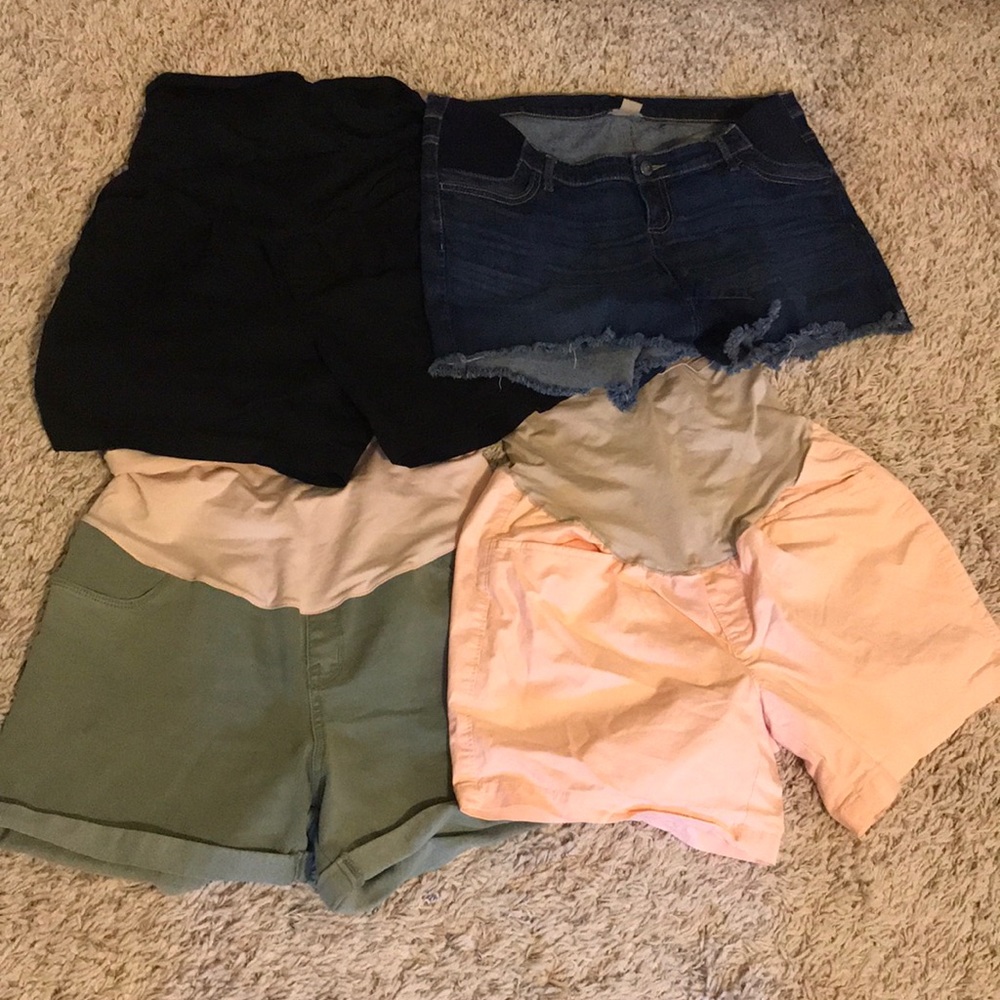 Lot of maternity shorts